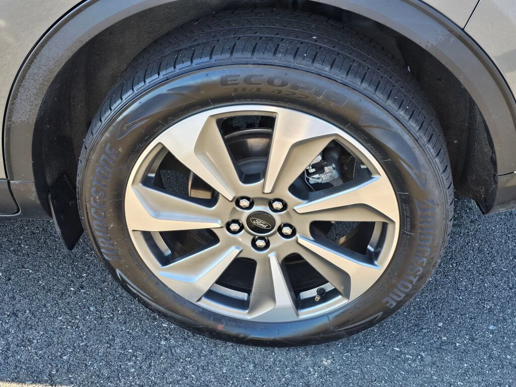 Certified 2025 Ford Escape Platinum AWD/4WD image 11
