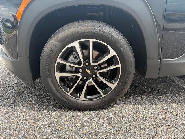 Used 2025 Chevrolet TrailBlazer LT AWD/4WD image 17