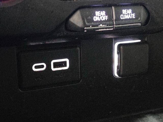 Used 2021 GMC Yukon SLE AWD/4WD image 29