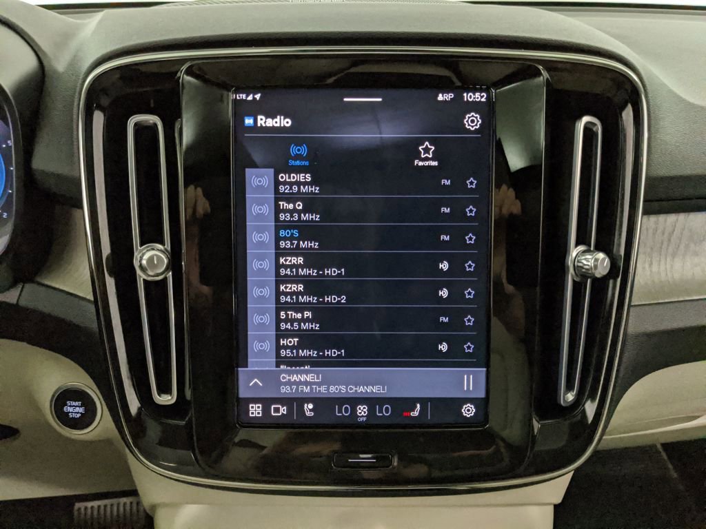 Used 2023 Volvo XC40 B5 Ultimate w/ Climate Package image 8