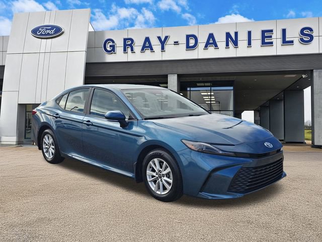 Used 2025 Toyota Camry LE image 6