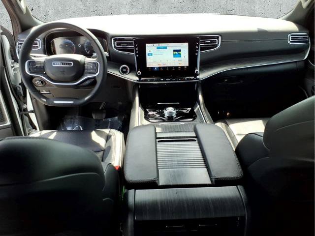 Used 2024 Jeep Wagoneer Series II w/ Flexible Seating Group AWD/4WD image 15