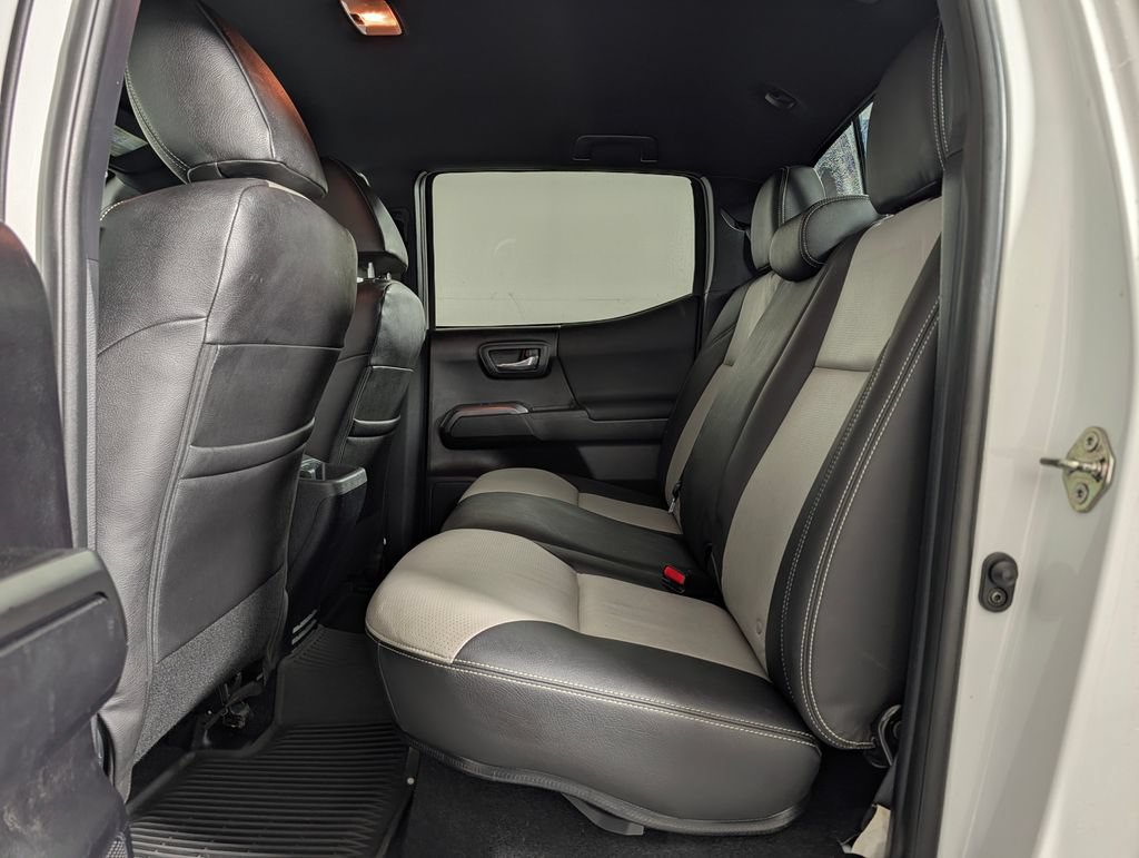 Used 2020 Toyota Tacoma TRD Off-Road w/ Technology Package RWD image 12