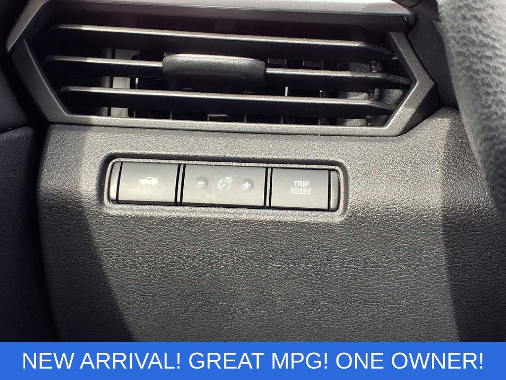 Used 2025 Nissan Altima 2.5 SV FWD image 16