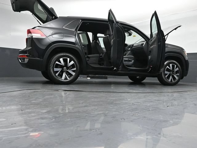 Used 2022 Volkswagen Atlas Cross Sport SE AWD/4WD image 55