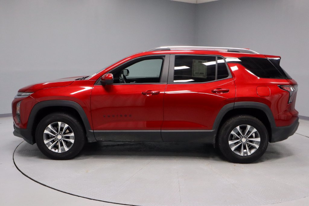 Used 2025 Chevrolet Equinox LT w/ Convenience Package II FWD image 8