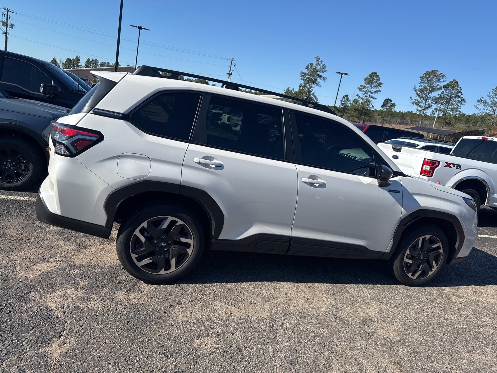 Used 2025 Subaru Forester Premium image 6