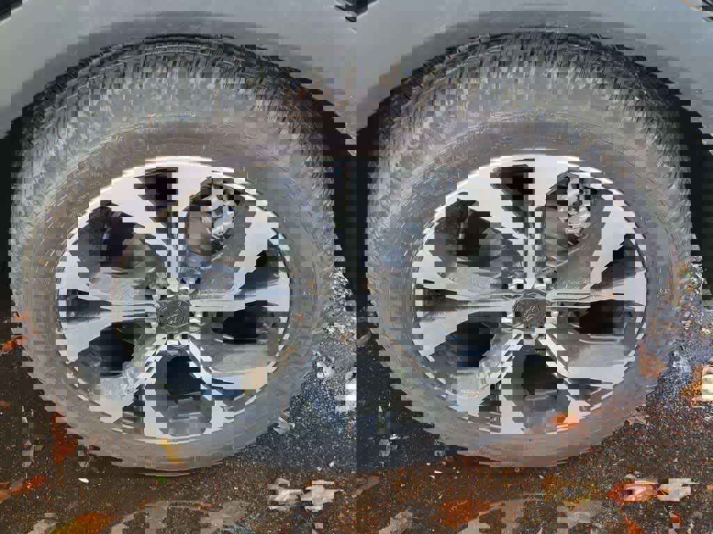 Certified 2025 Ford Mustang Mach-E Select w/ Comfort Package Lite image 4