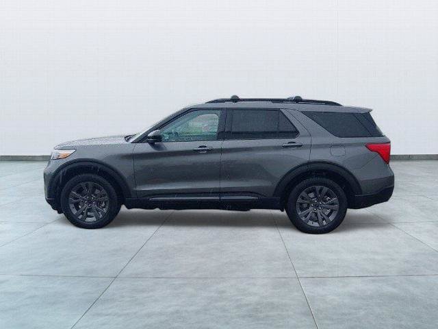 Certified 2023 Ford Explorer XLT w/ Equipment Group 202A AWD/4WD image 4