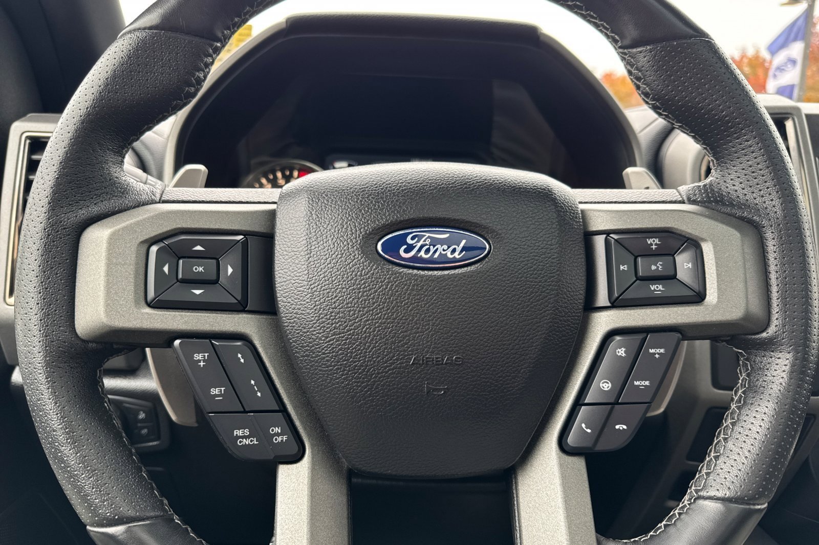 Certified 2018 Ford F150 Raptor w/ Equipment Group 802A Luxury image 24