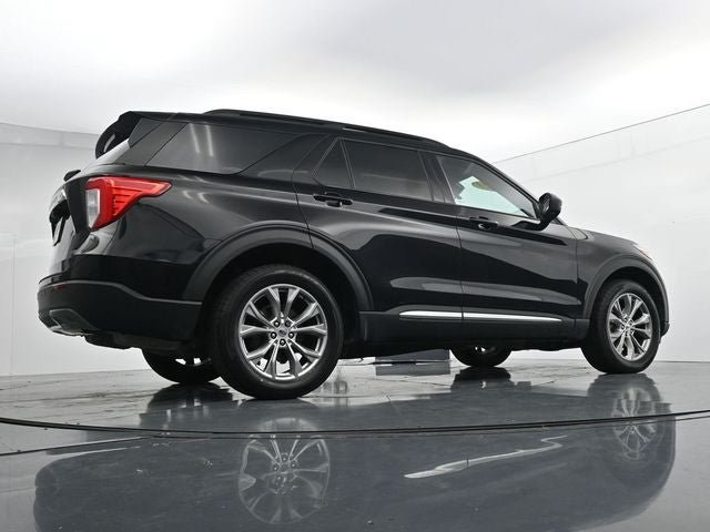 Certified 2023 Ford Explorer XLT w/ Equipment Group 202A AWD/4WD image 34