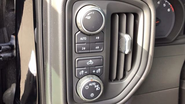 Used 2022 Chevrolet Silverado 1500 Custom Trail Boss image 18