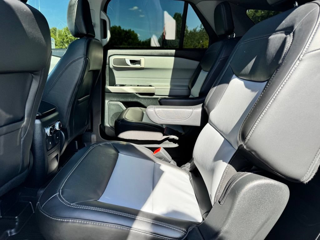 Certified 2023 Ford Explorer XLT w/ Equipment Group 202A AWD/4WD image 21