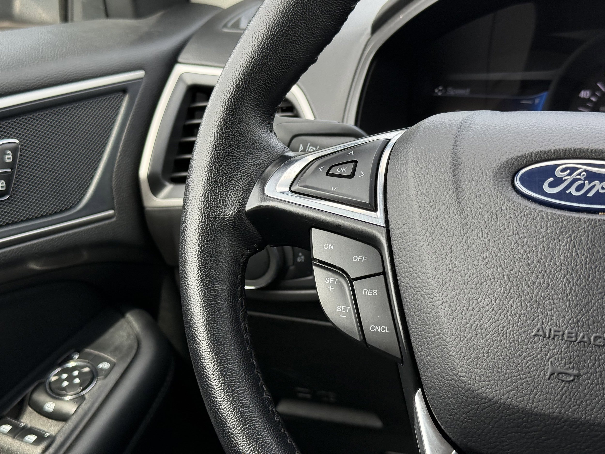 Certified 2024 Ford Edge SEL AWD/4WD image 15