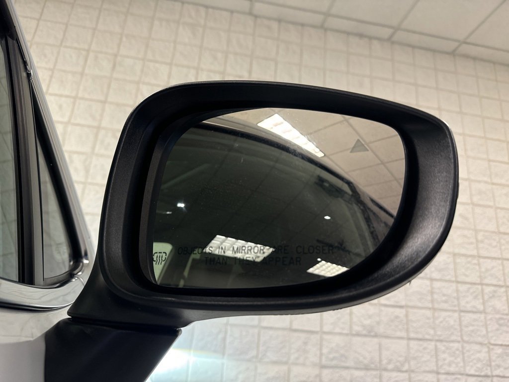 Used 2023 Chrysler Pacifica Touring-L image 33