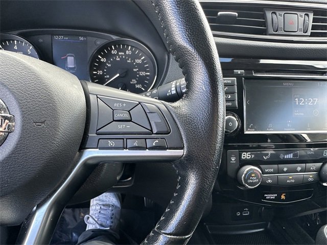 Used 2020 Nissan Rogue SV image 29