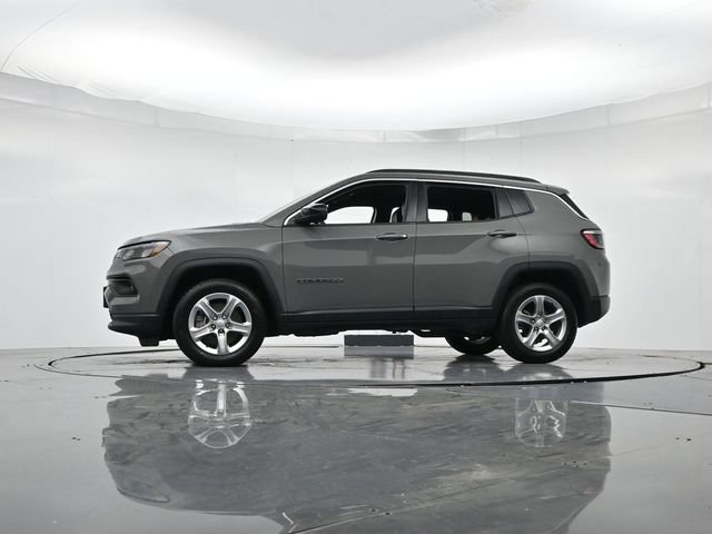 Used 2024 Jeep Compass Latitude AWD/4WD image 36