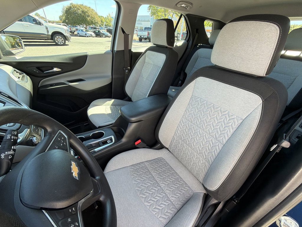 Used 2022 Chevrolet Equinox LS FWD image 11