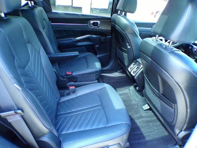 Used 2025 Kia Sorento SX Prestige AWD/4WD image 11