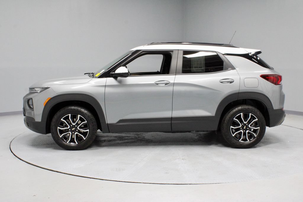 Used 2023 Chevrolet TrailBlazer ACTIV w/ Convenience Package AWD/4WD image 9
