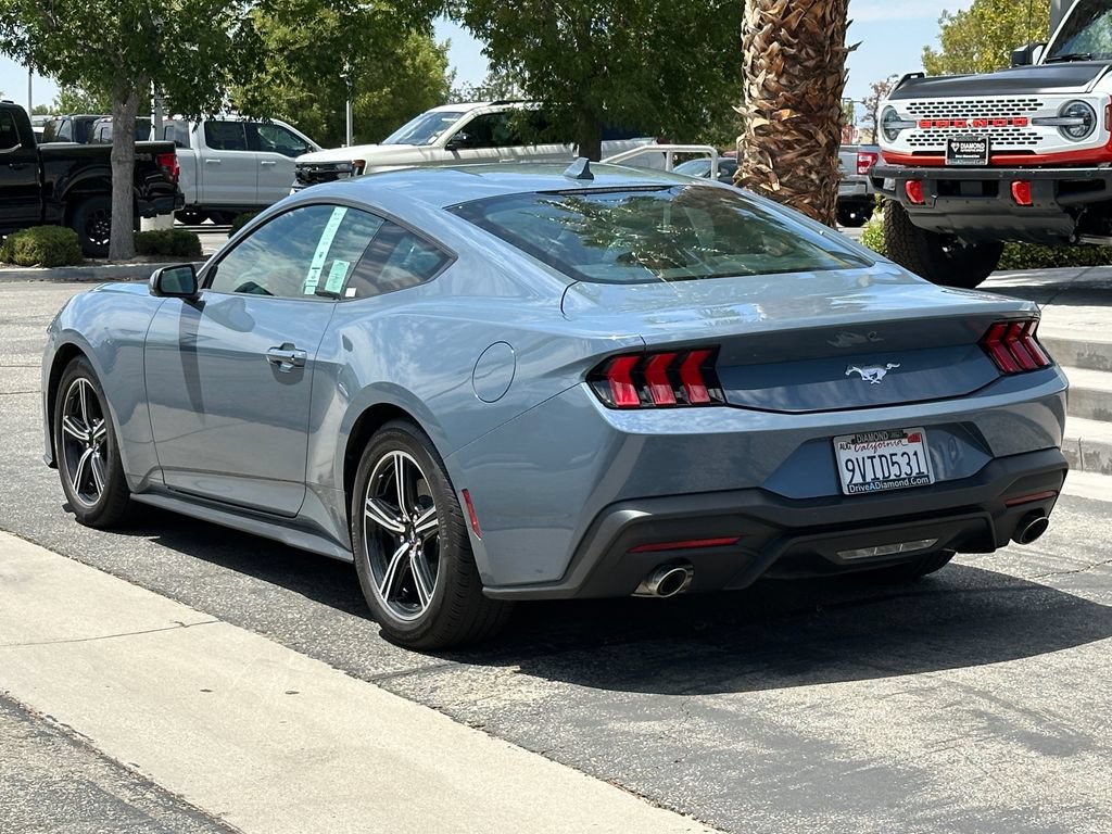 Certified 2025 Ford Mustang Coupe RWD image 4