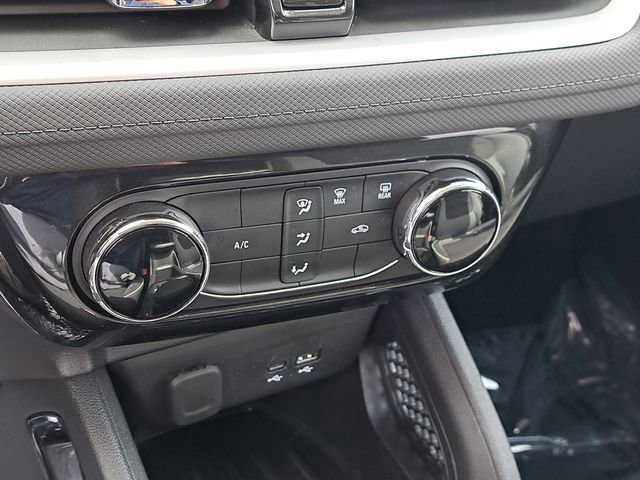 Used 2025 Chevrolet TrailBlazer LT image 27