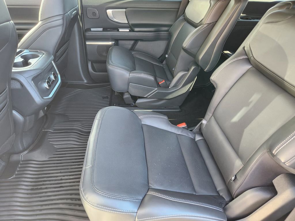 Certified 2025 Ford Expedition Platinum w/ Driver's Package image 15