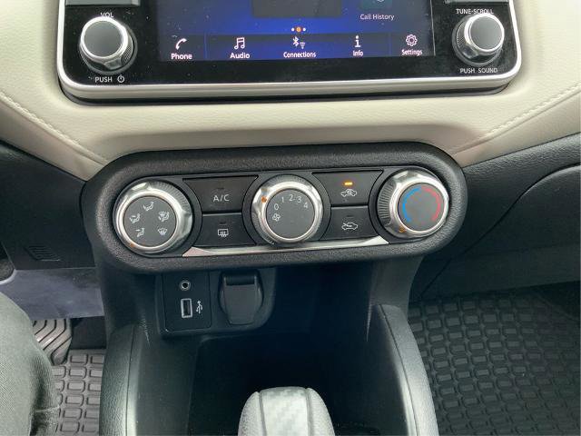 Used 2022 Nissan Versa SV image 28