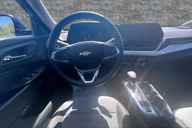 Used 2024 Chevrolet Trax LT w/ Driver Confidence Package FWD image 8