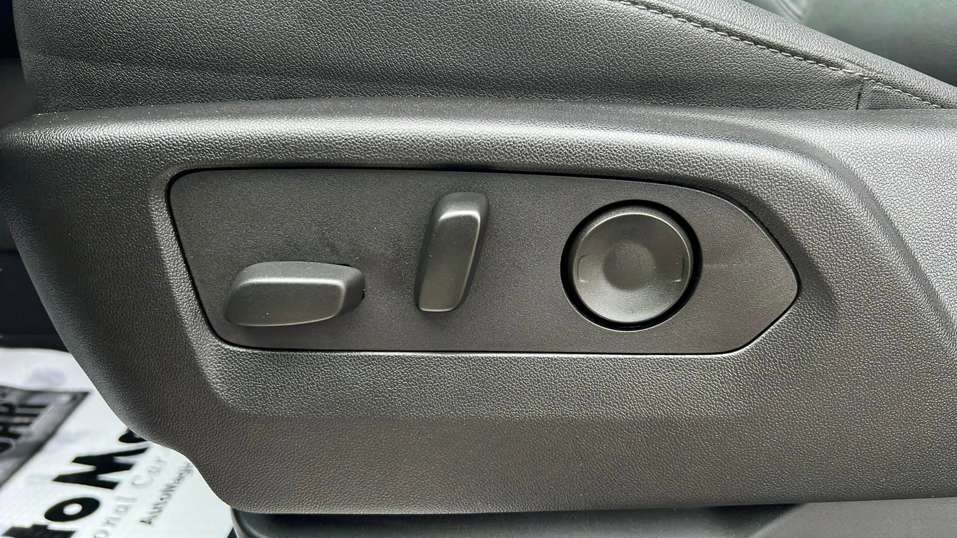 Used 2022 Chevrolet Silverado 1500 RST w/ Convenience Package II image 29