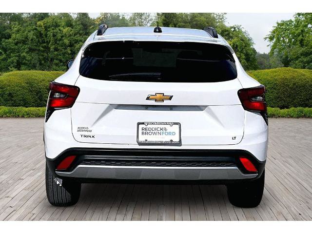 Used 2025 Chevrolet Trax LT w/ LT Convenience Package FWD image 5