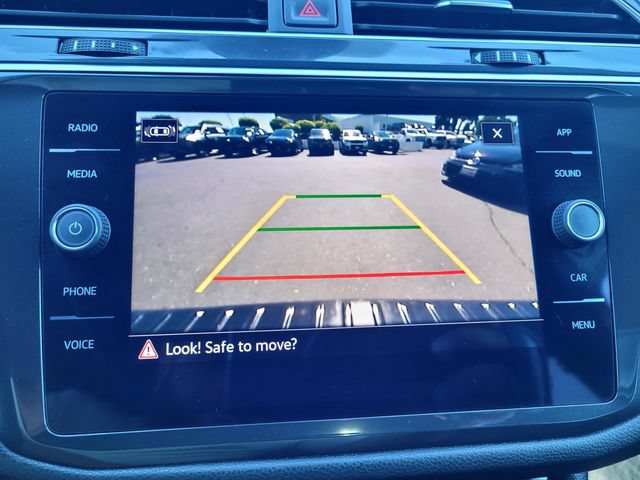 Used 2023 Volkswagen Tiguan SE R-Line FWD image 17