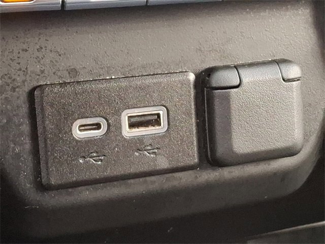 Used 2021 Chevrolet Silverado 1500 Custom image 24