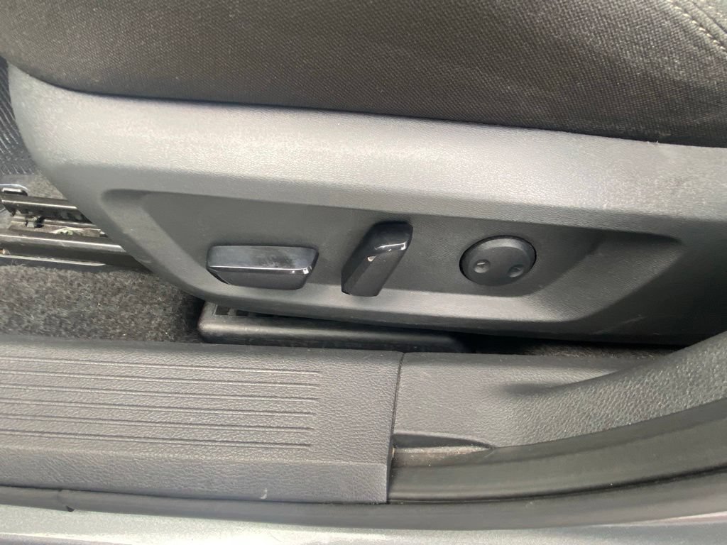 Used 2024 Nissan Rogue SV FWD image 10