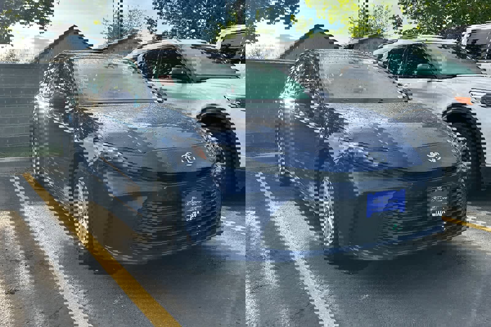 Used 2025 Toyota Camry LE image 3