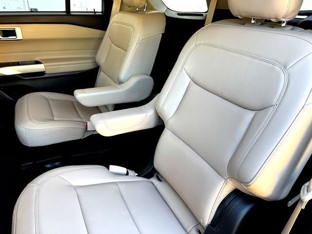 Certified 2021 Ford Explorer XLT w/ Equipment Group 202A image 23