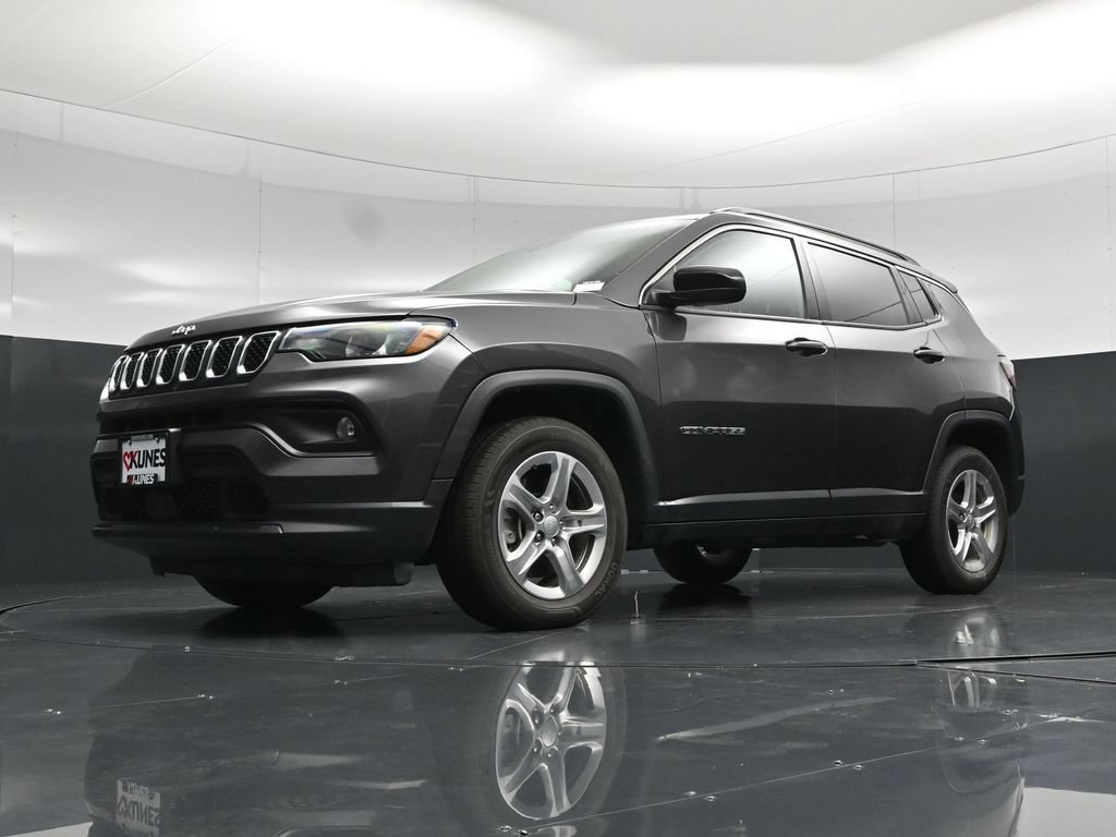 Used 2024 Jeep Compass Latitude AWD/4WD image 56