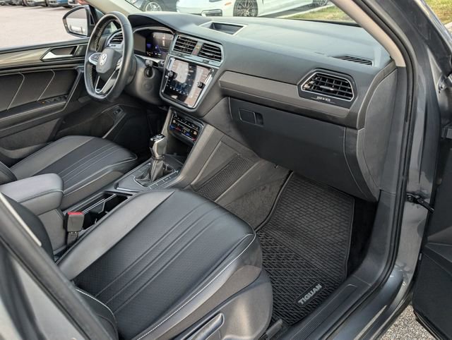 Used 2023 Volkswagen Tiguan SE image 12