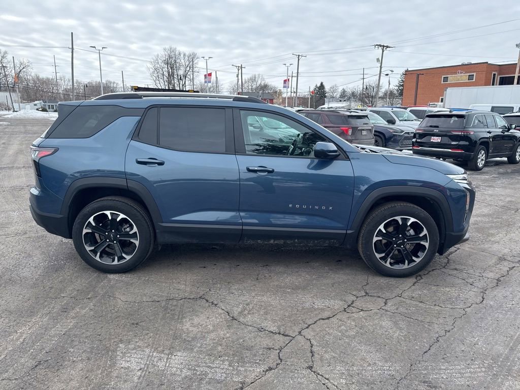 Used 2025 Chevrolet Equinox LT w/ Safety and Technology Package image 9