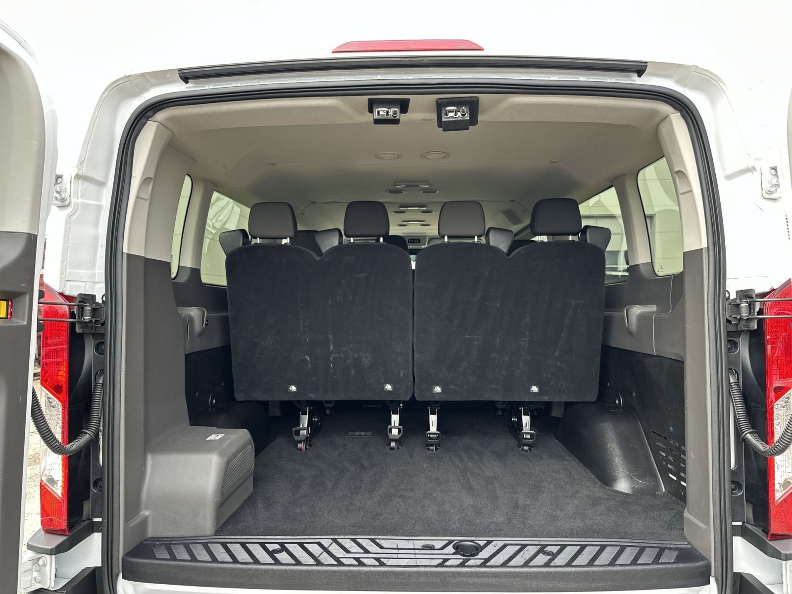 Certified 2025 Ford Transit 350 XLT RWD image 27