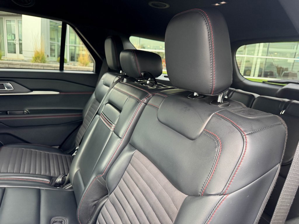 Certified 2025 Ford Explorer ST-Line w/ ST-Line Street Pack image 12