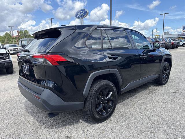 Used 2024 Toyota RAV4 LE FWD image 3