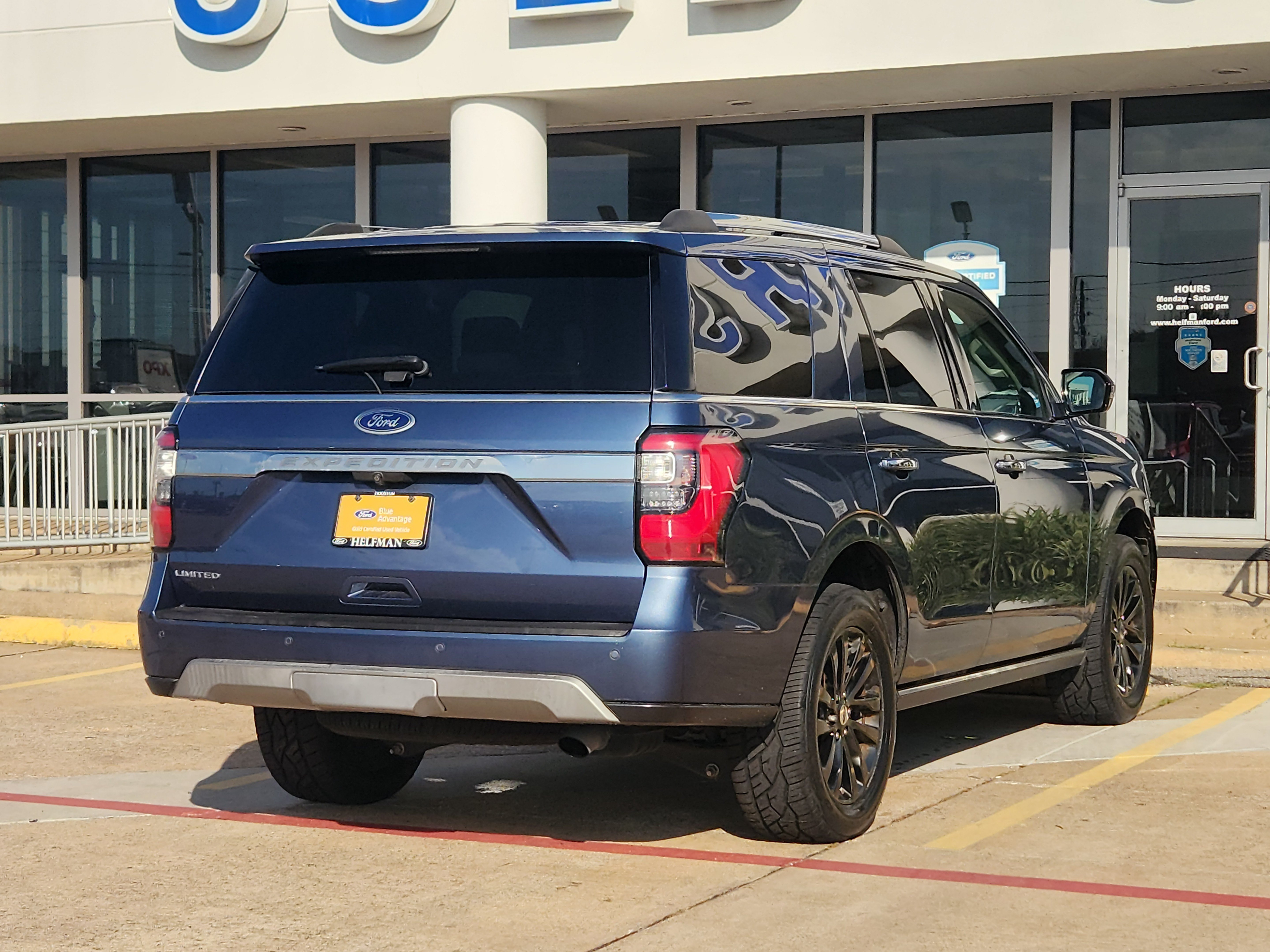 Certified 2019 Ford Expedition Limited w/ Driver Assistance Package RWD image 3