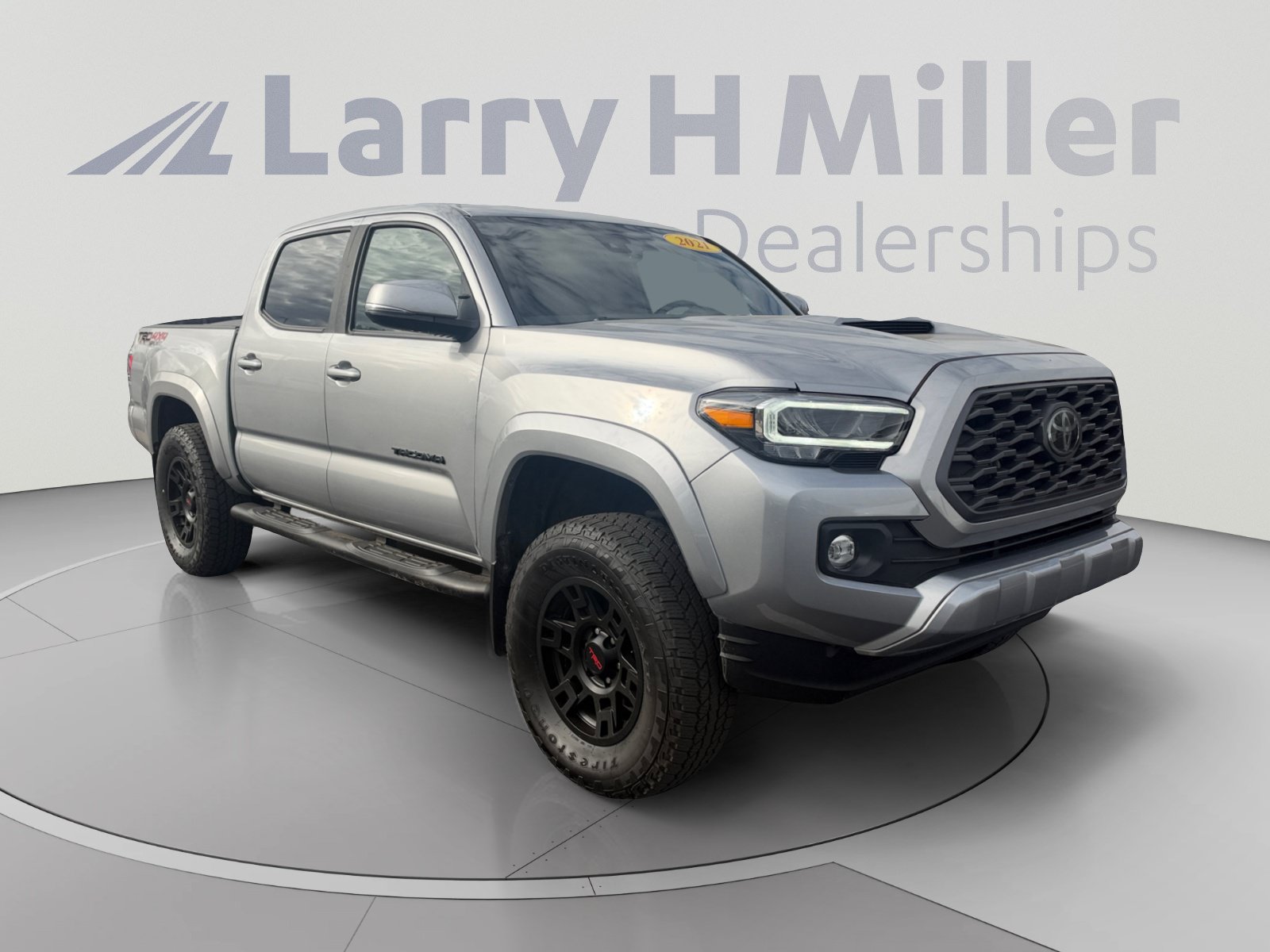 Used 2021 Toyota Tacoma TRD Sport w/ TRD Premium Sport Package AWD/4WD image 7