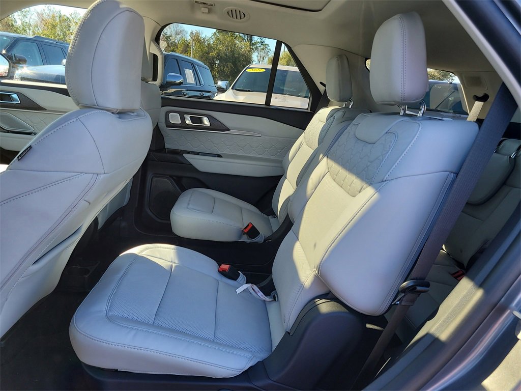 Certified 2025 Ford Explorer Platinum w/ Ultimate Package image 12