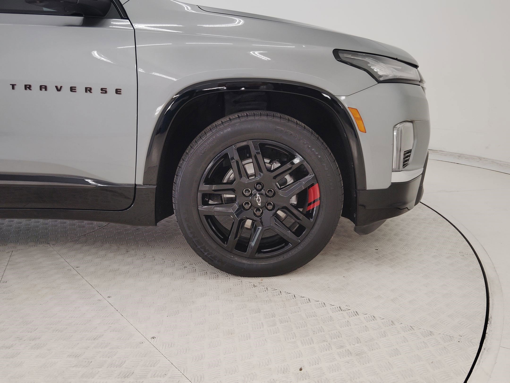 Used 2023 Chevrolet Traverse Premier w/ Redline Edition image 29