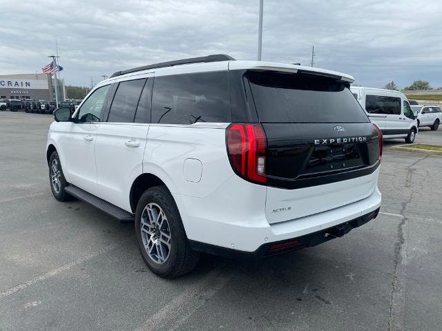 Certified 2025 Ford Expedition Active AWD/4WD image 3