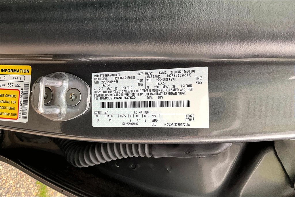 Certified 2022 Ford Escape SEL w/ SEL Stealth AWD Package image 5