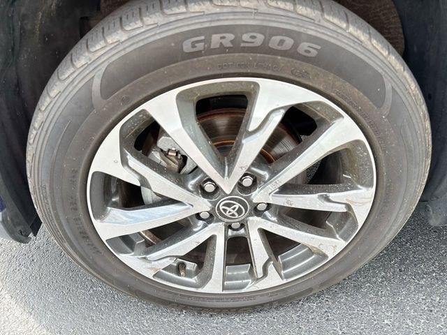 Used 2023 Toyota Corolla Cross XLE AWD/4WD image 13