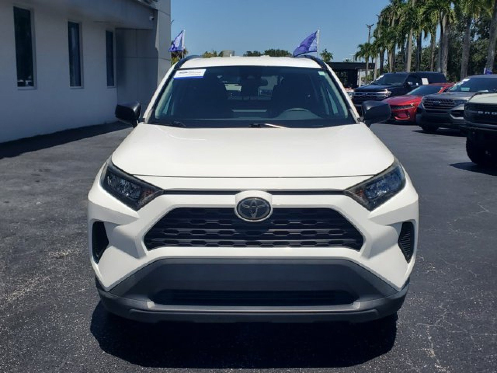 Used 2020 Toyota RAV4 LE FWD video 2